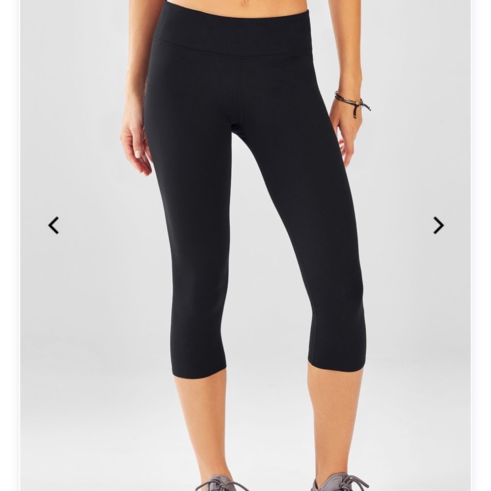 Fabletics salar solid powerhold Capri NWT